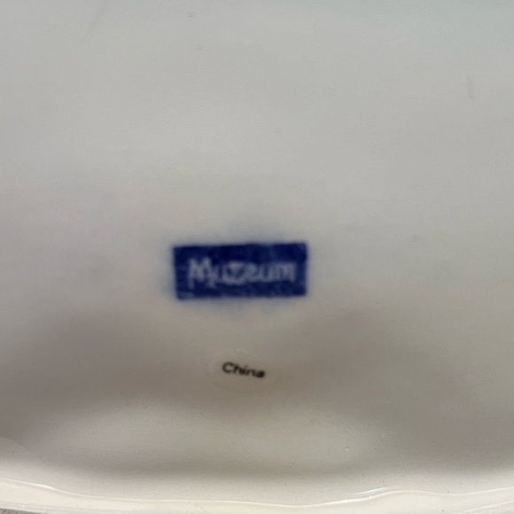 Muzeum Nose Lips Hawaiian Shirt Glasses Keys Coin Holder Trinket Tray - Picture 3 of 7